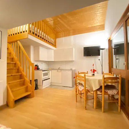 Red Apple Carroz Duplex De Charme Wifi Parking Balcon Tv Ski-bus